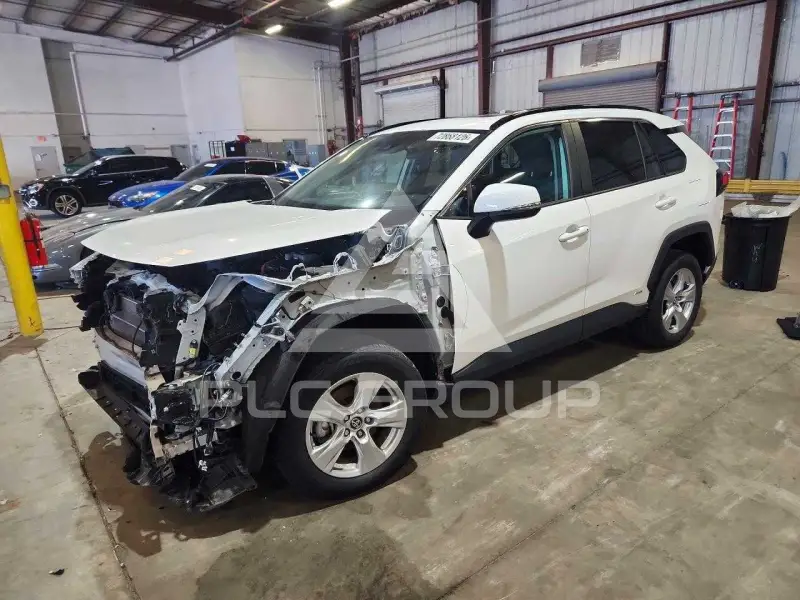 2020 Toyota RAV4 фото