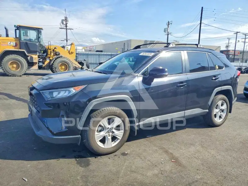 2020 Toyota RAV4 фото