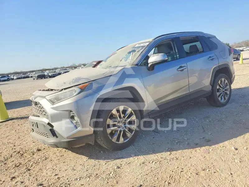 2020 Toyota RAV4 photo