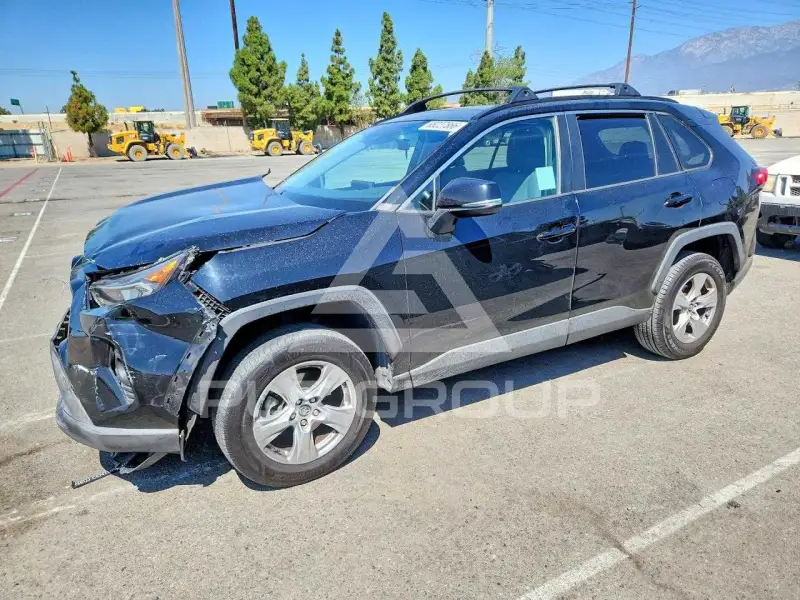 2020 Toyota RAV4 фото