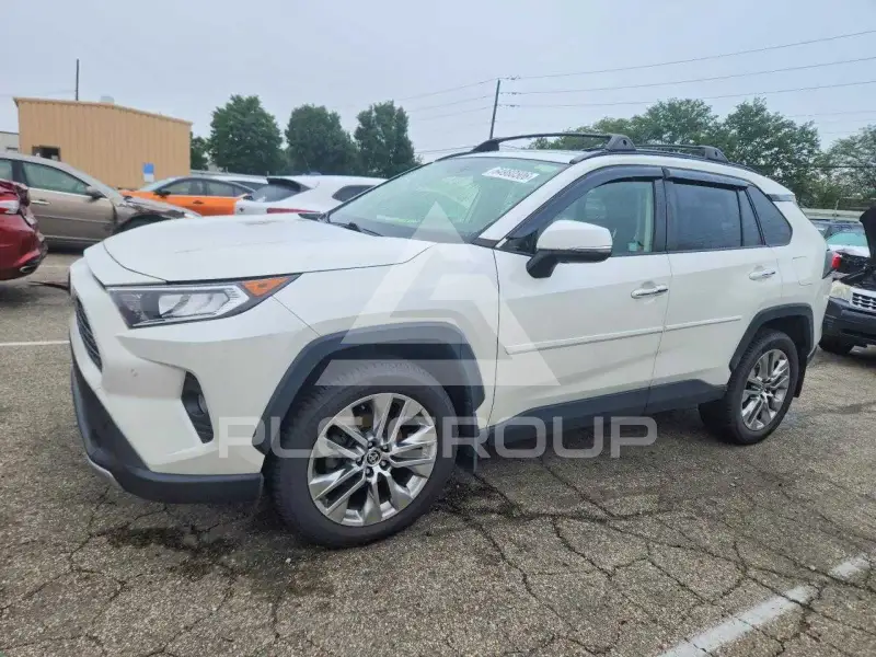 2020 Toyota RAV4 фото