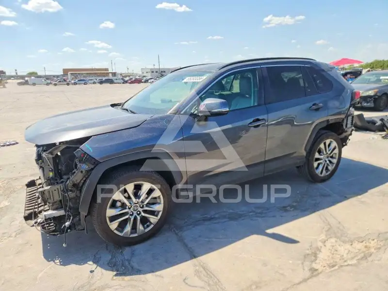 2020 Toyota RAV4 photo