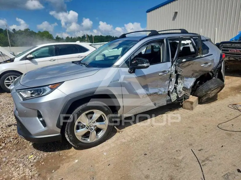 2020 Toyota RAV4 фото
