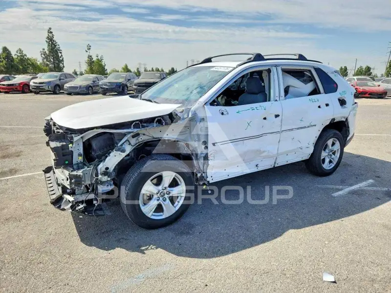2020 Toyota RAV4 фото