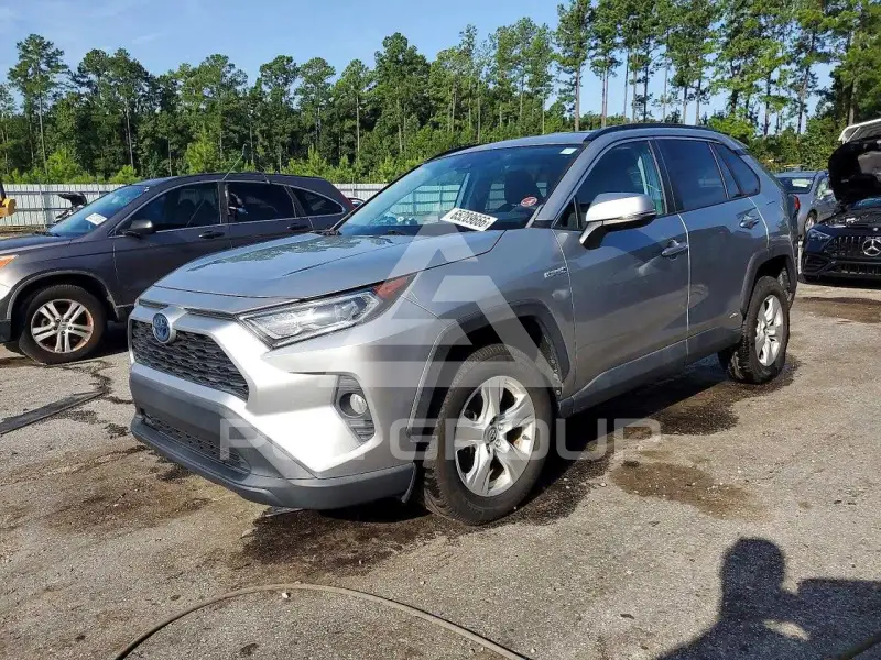 2020 Toyota RAV4 фото