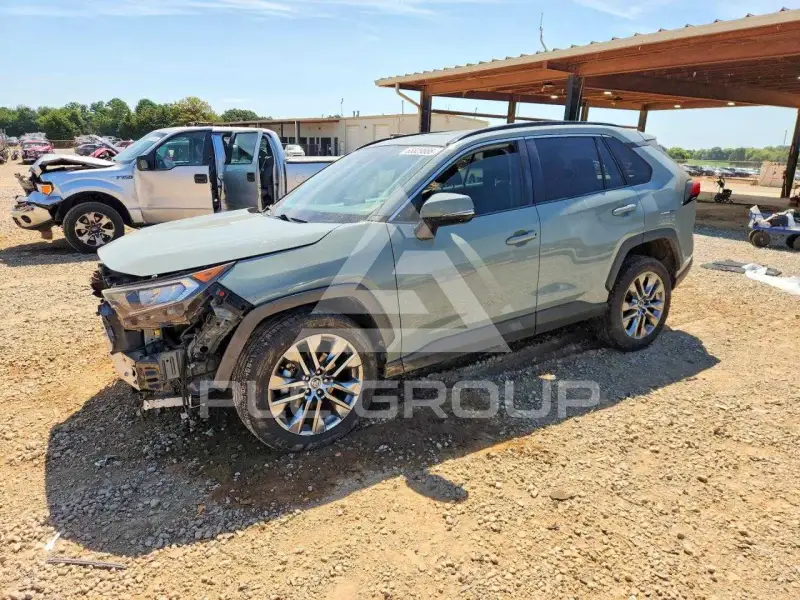 2020 Toyota RAV4 фото