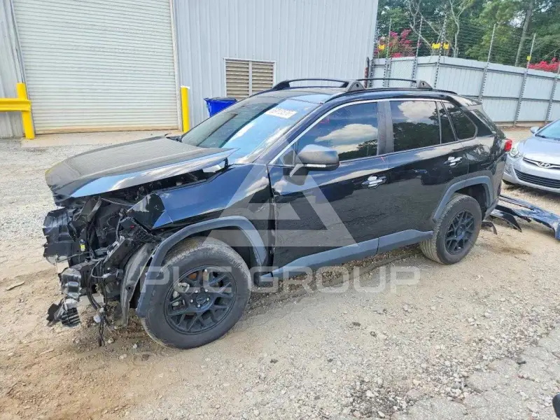 2020 Toyota RAV4 фото