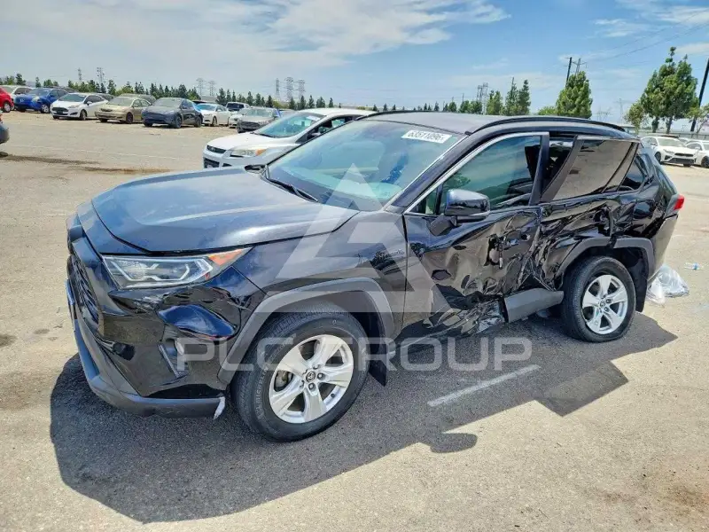 2020 Toyota RAV4 фото