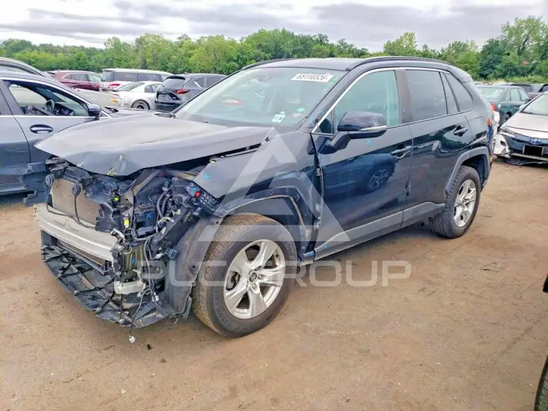 2020 Toyota RAV4 фото