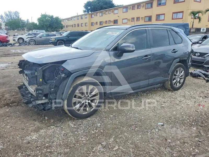 2020 Toyota RAV4 фото