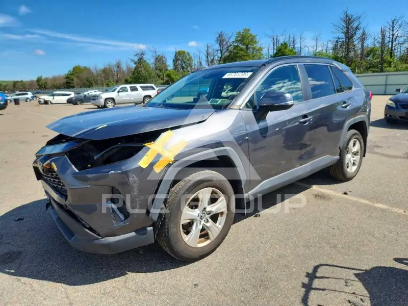 2020 Toyota RAV4 фото