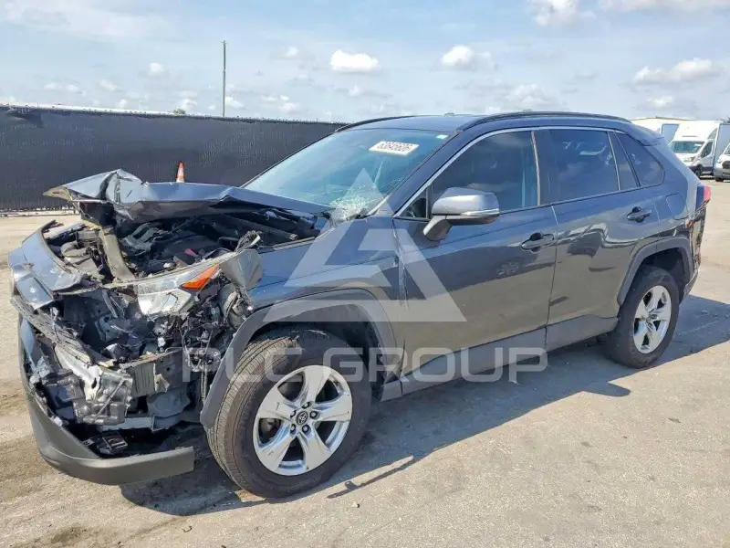 2020 Toyota RAV4 photo