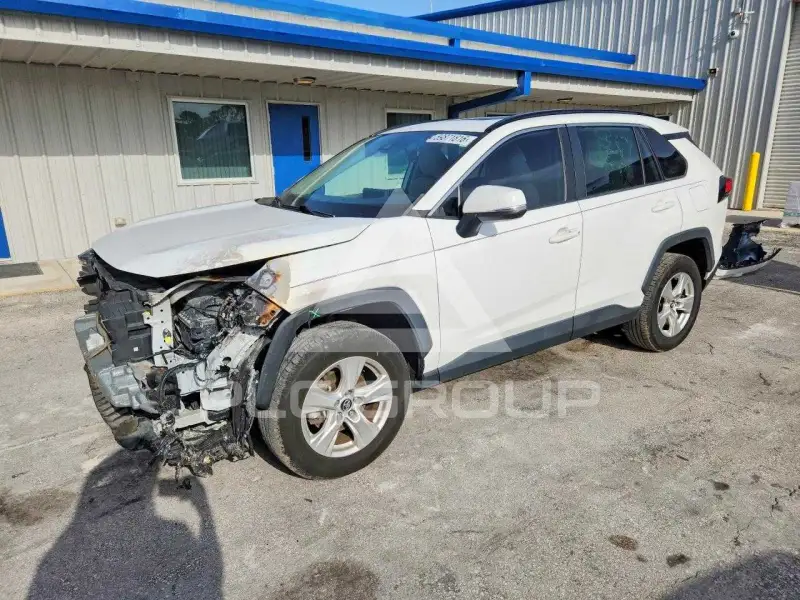 2020 Toyota RAV4 фото