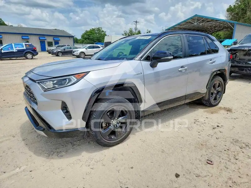 2020 Toyota RAV4 фото