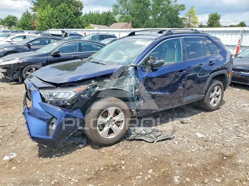2020 Toyota RAV4 фото