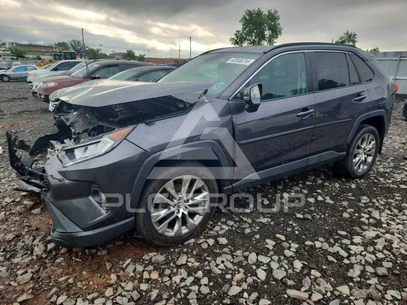 2020 Toyota RAV4 фото