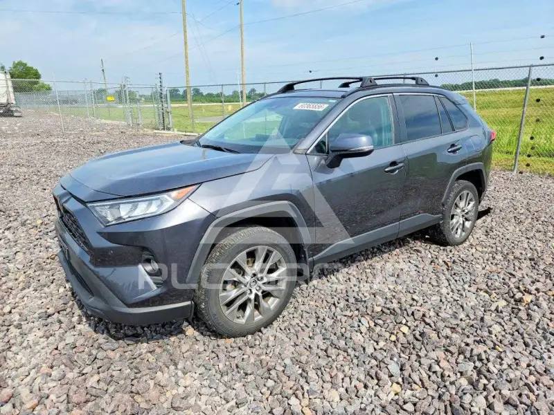 2020 Toyota RAV4 фото