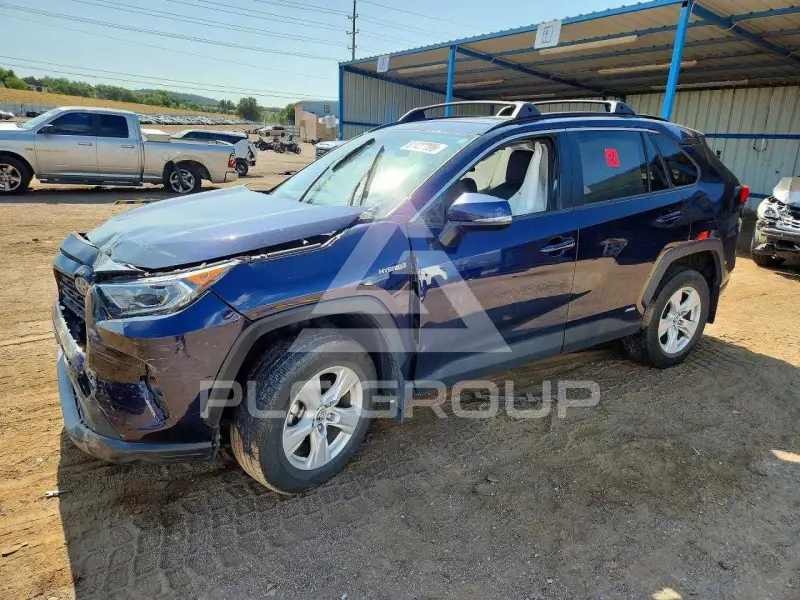2020 Toyota RAV4 фото