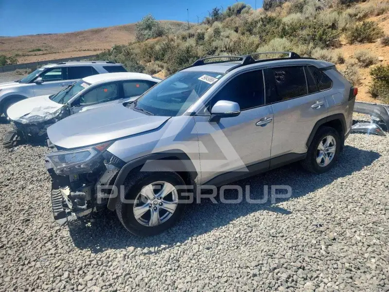 2020 Toyota RAV4 photo
