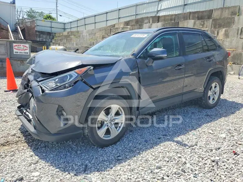 2020 Toyota RAV4 фото