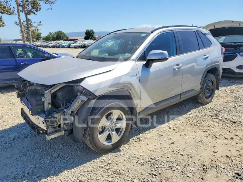 2020 Toyota RAV4 photo