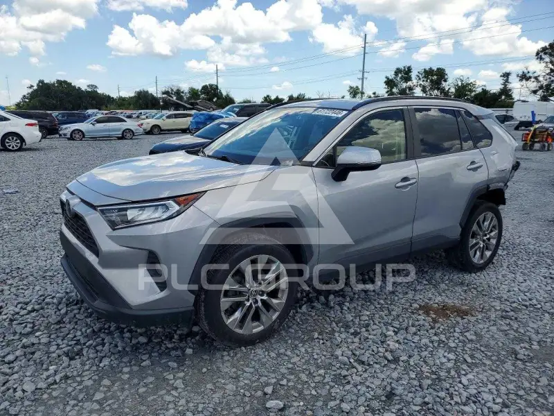 2020 Toyota RAV4 фото