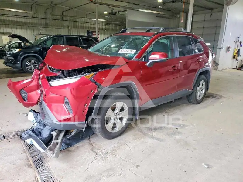 2020 Toyota RAV4 фото