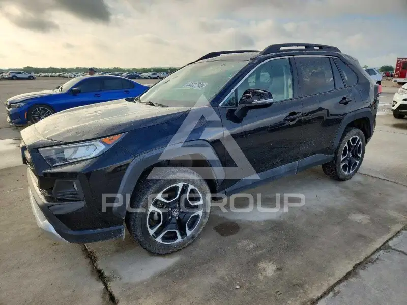 2020 Toyota RAV4 фото