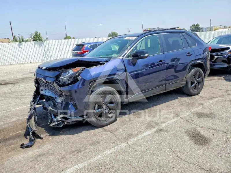 2020 Toyota RAV4 фото
