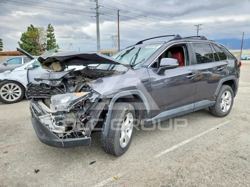 2020 Toyota RAV4 фото