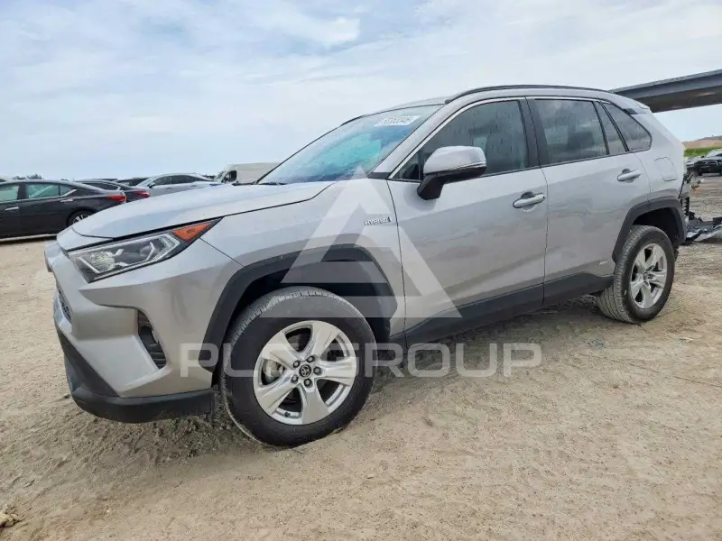2020 Toyota RAV4 фото