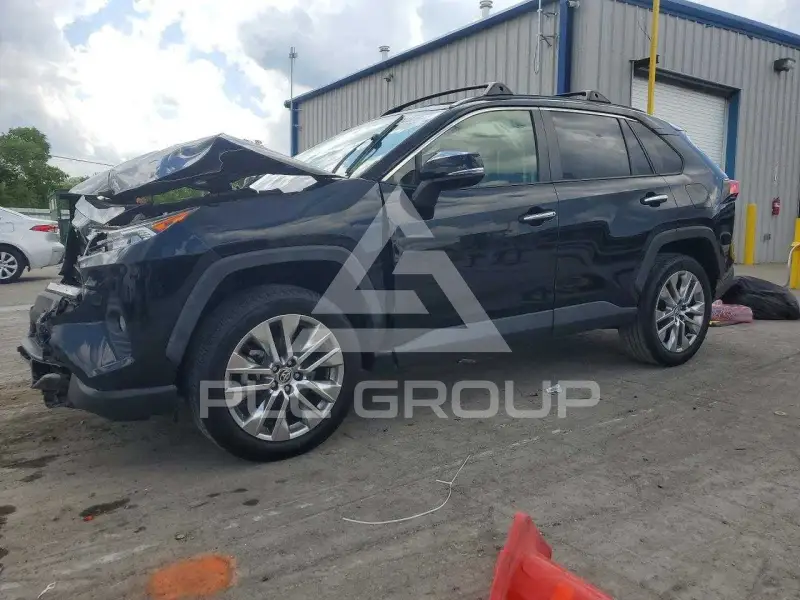 2020 Toyota RAV4 фото