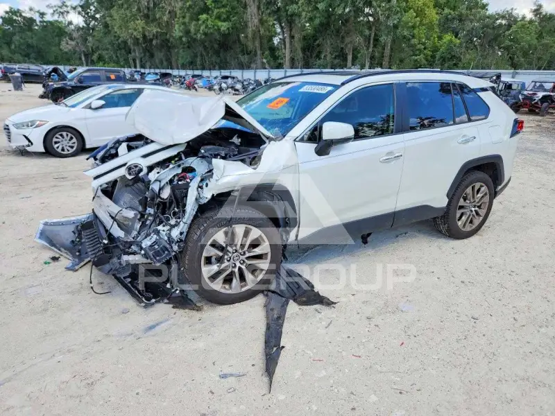 2020 Toyota RAV4 фото