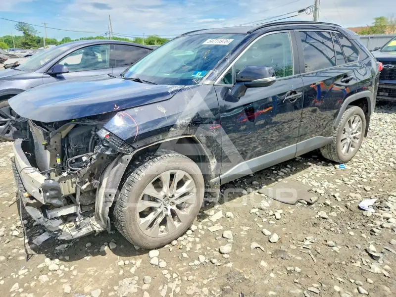2020 Toyota RAV4 фото