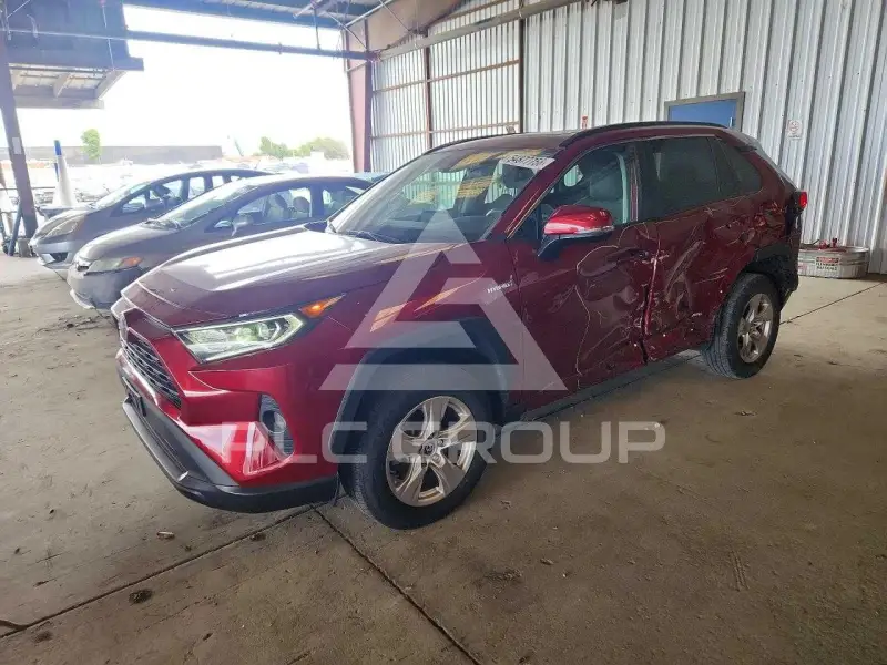 2020 Toyota RAV4 фото