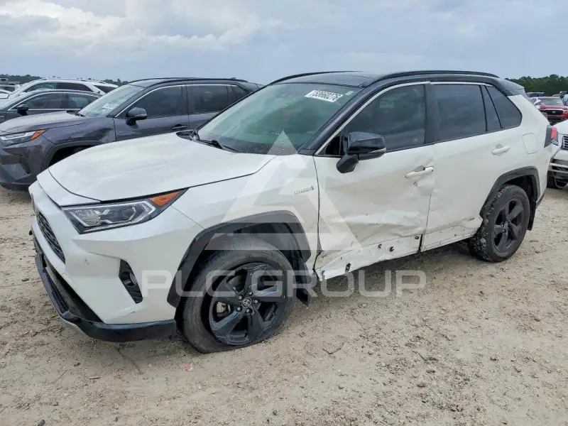 2020 Toyota RAV4 фото
