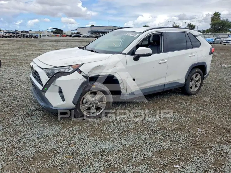 2020 Toyota RAV4 фото