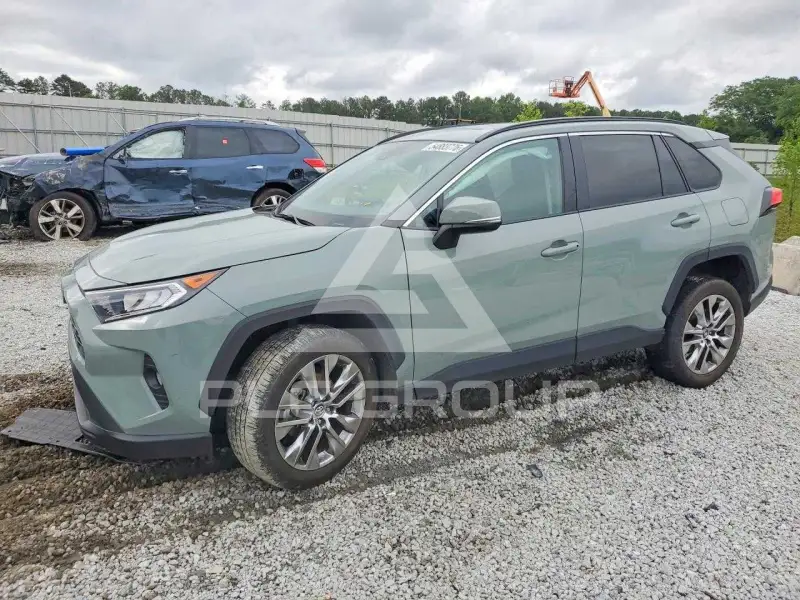 2020 Toyota RAV4 фото