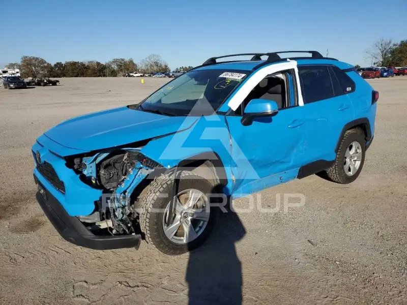 2020 Toyota RAV4 фото