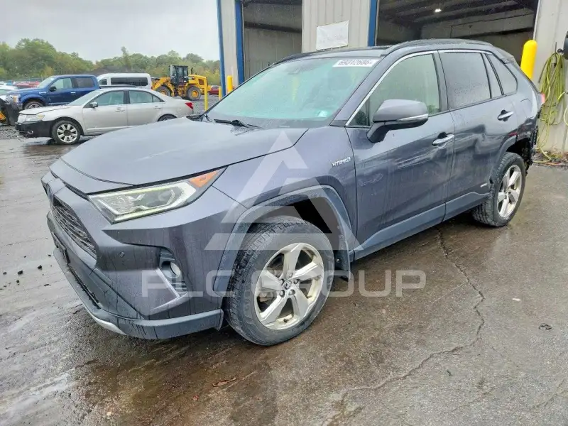 2020 Toyota RAV4 фото