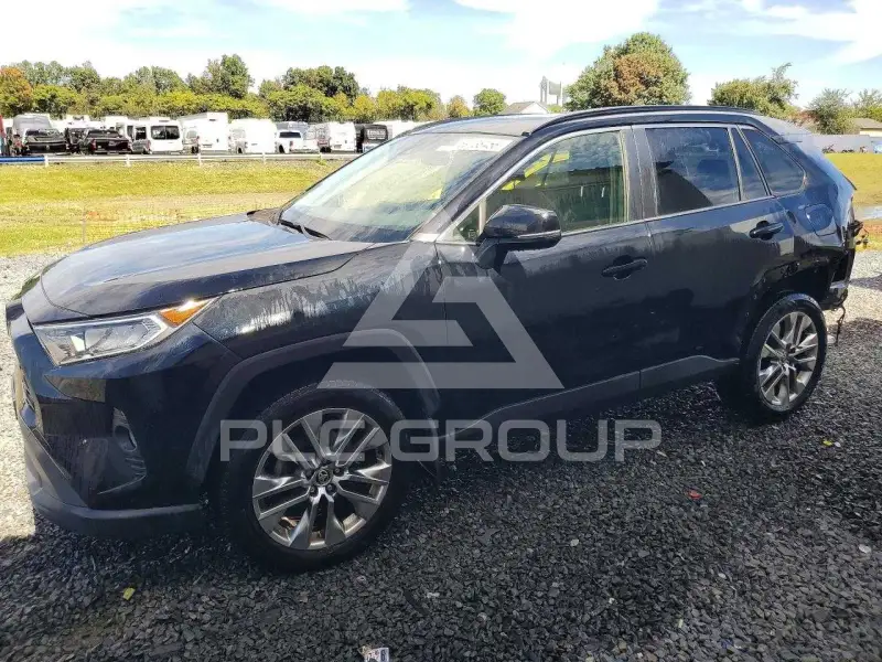2020 Toyota RAV4 фото