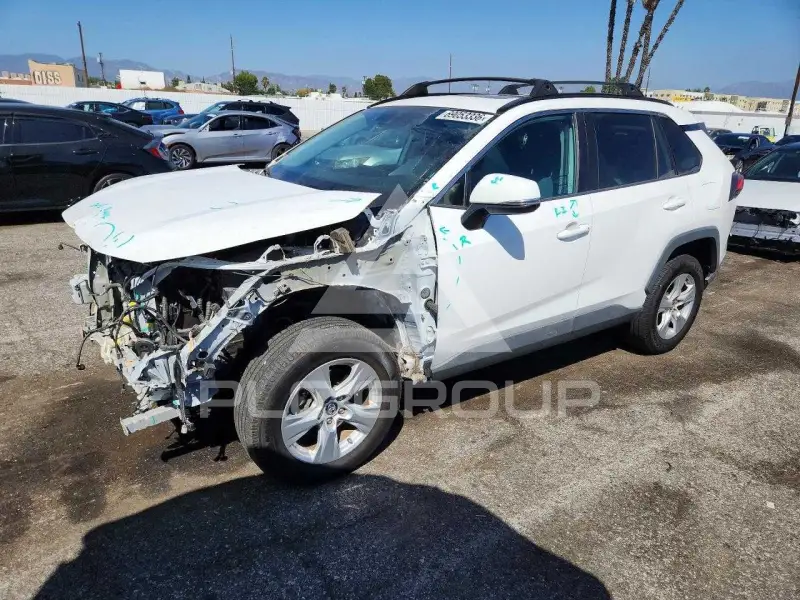 2020 Toyota RAV4 фото