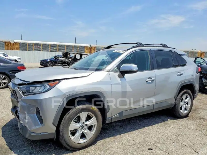 2020 Toyota RAV4 фото