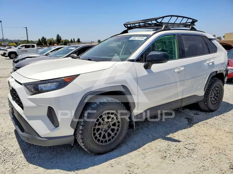 2020 Toyota RAV4 фото