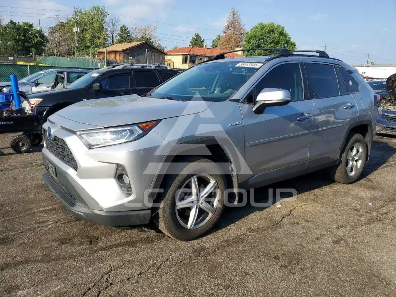 2020 Toyota RAV4 фото