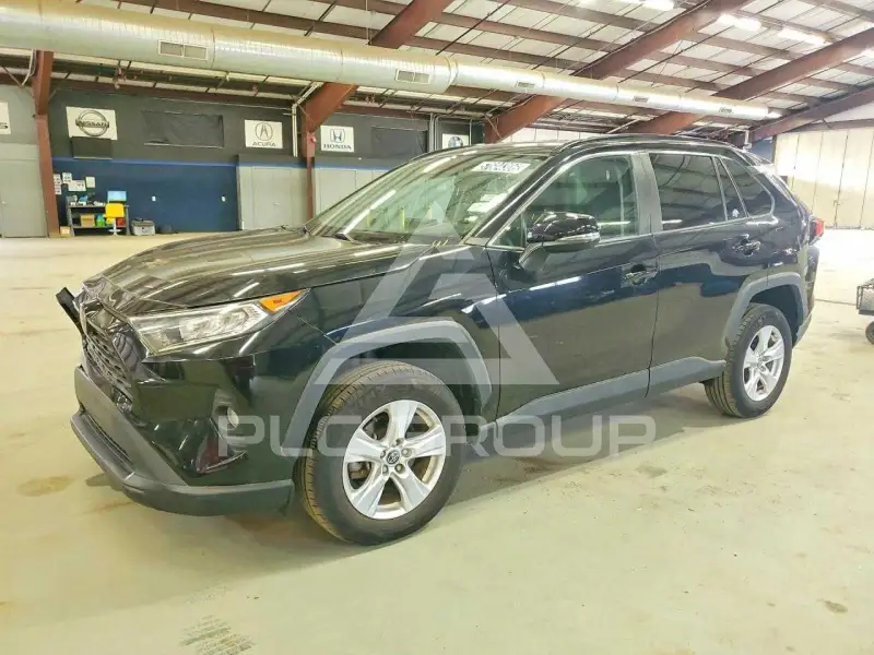 2020 Toyota RAV4 фото