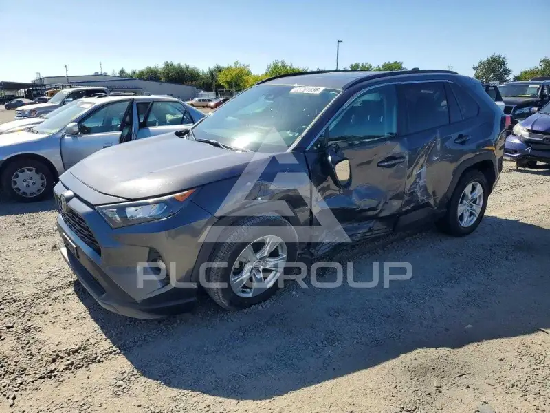 2020 Toyota RAV4 фото