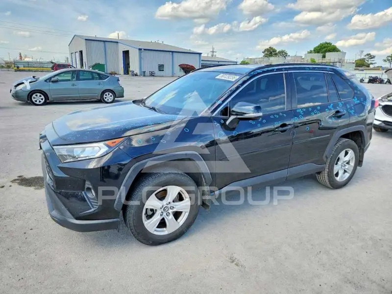 2020 Toyota RAV4 фото