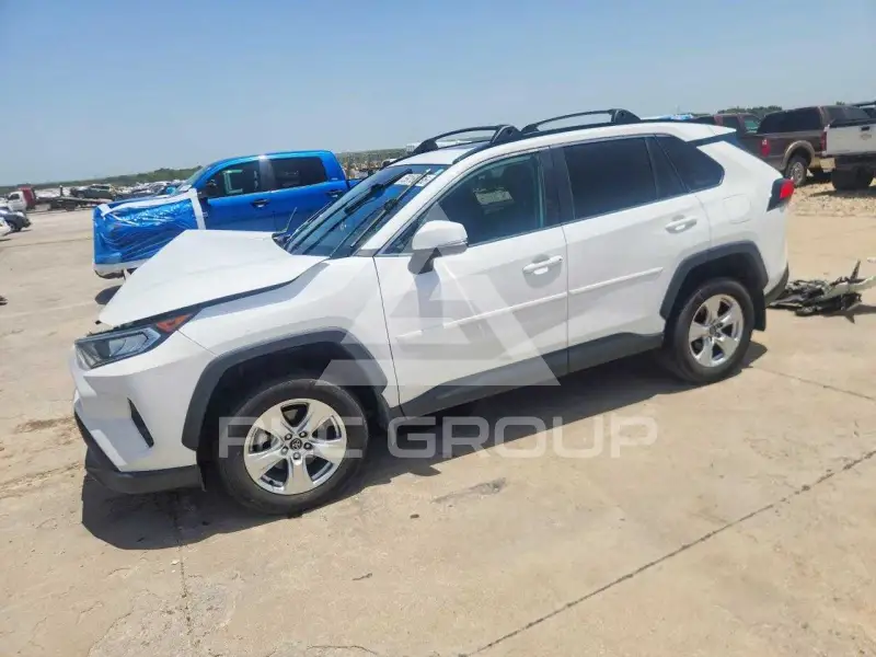 2020 Toyota RAV4 фото