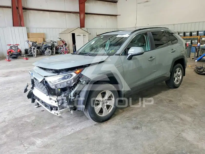 2020 Toyota RAV4 фото